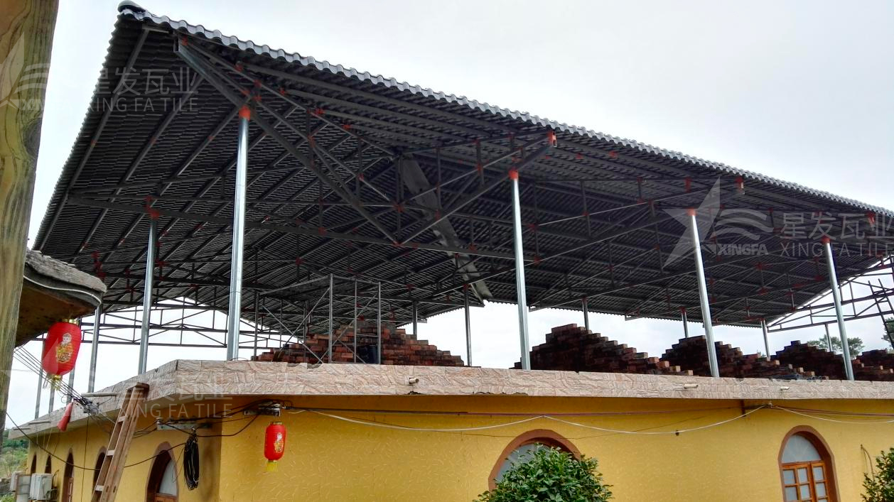 “鋼結(jié)構(gòu)+合成樹脂瓦”屋面建筑體系已被普遍應(yīng)用，促進(jìn)行業(yè)發(fā)展